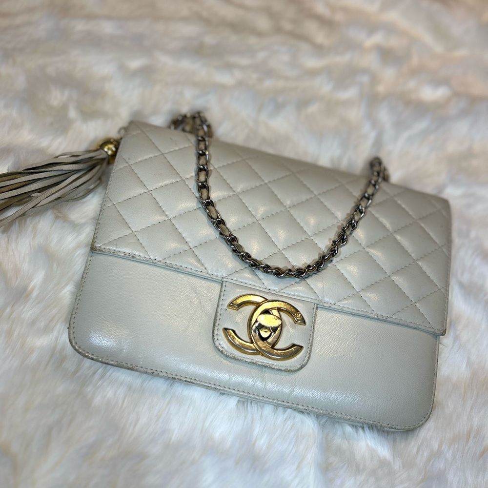 Chanel Vintage Ivory Quilted Classic Flap Bag with Gold Accents